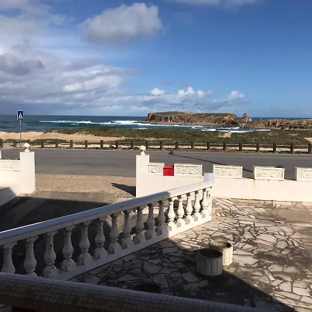 Quartos Privados Δωμάτια σε οικογενειακή κατοικία Peniche