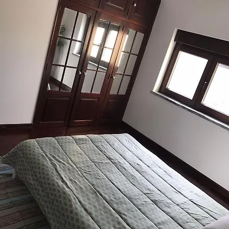 ホームステイ Quartos Privados *